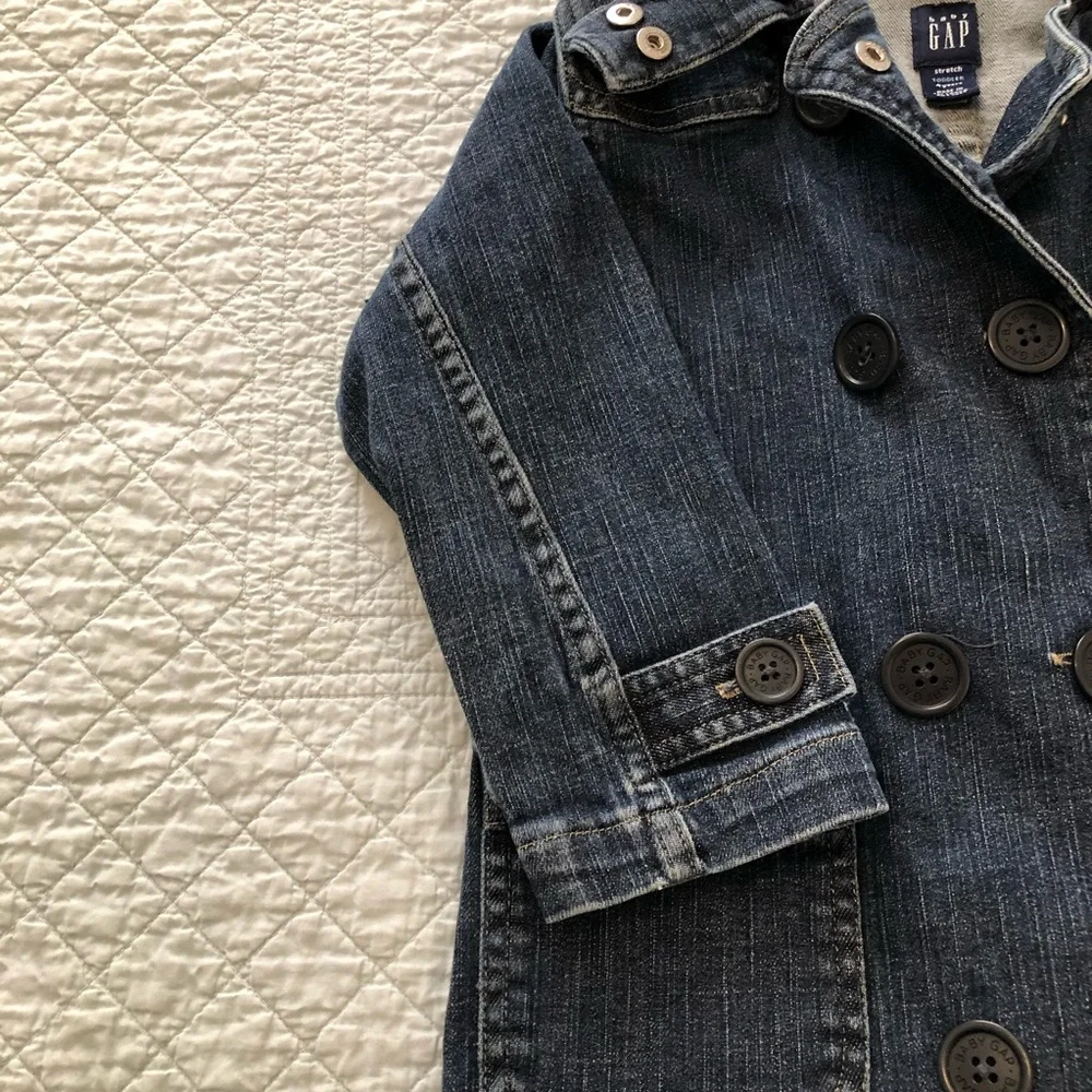 Vintage Baby Gap hooded denim barn jacket. Size 4.